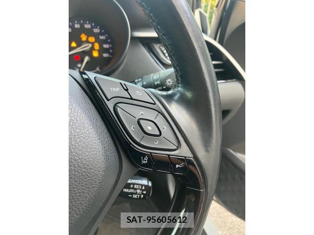 Toyota C-HR 2017-04 8883407-9