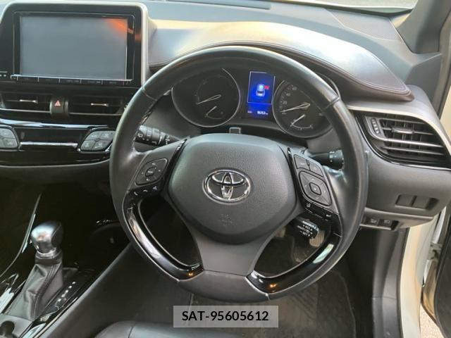 Toyota C-HR 2017-04 8883407-6