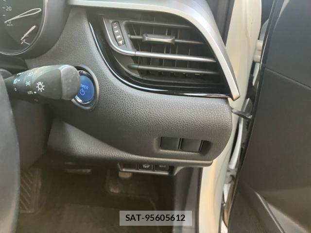 Toyota C-HR 2017-04 8883407-8