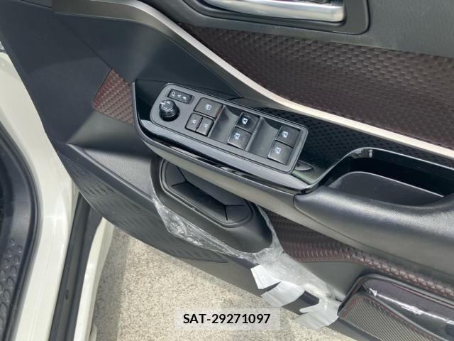 Toyota C-HR 2019-02 8883408-13