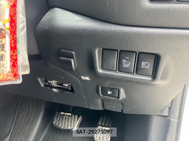 Toyota C-HR 2019-02 8883408-14
