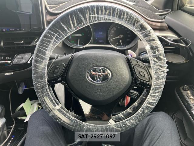 Toyota C-HR 2019-02 8883408-18