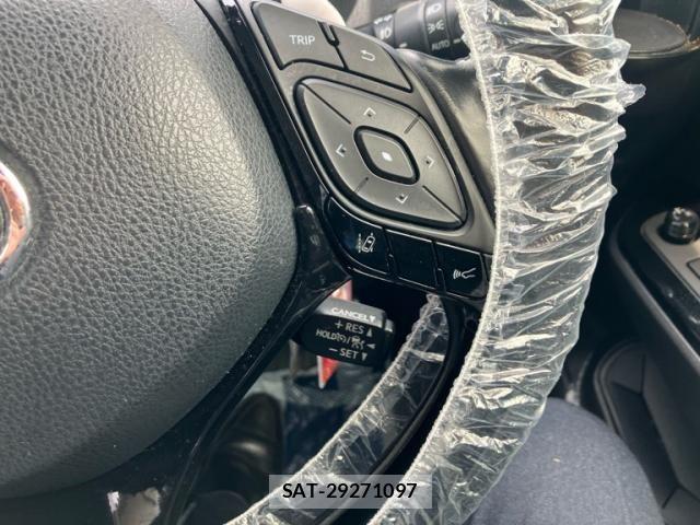 Toyota C-HR 2019-02 8883408-19