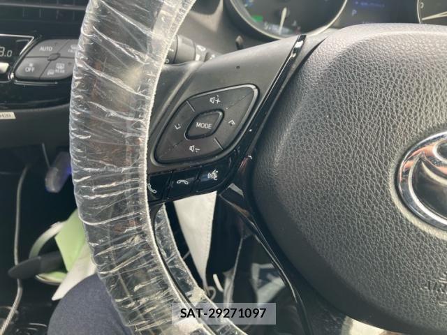 Toyota C-HR 2019-02 8883408-20