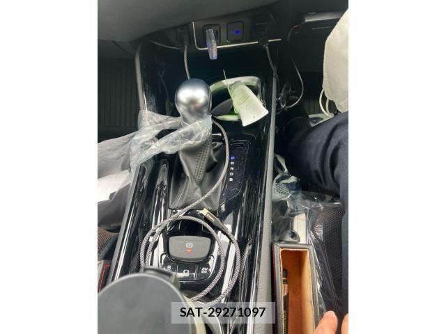 Toyota C-HR 2019-02 8883408-24