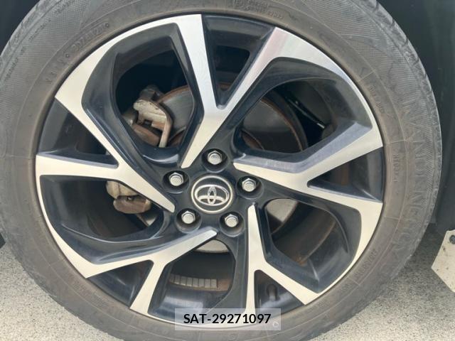 Toyota C-HR 2019-02 8883408-5