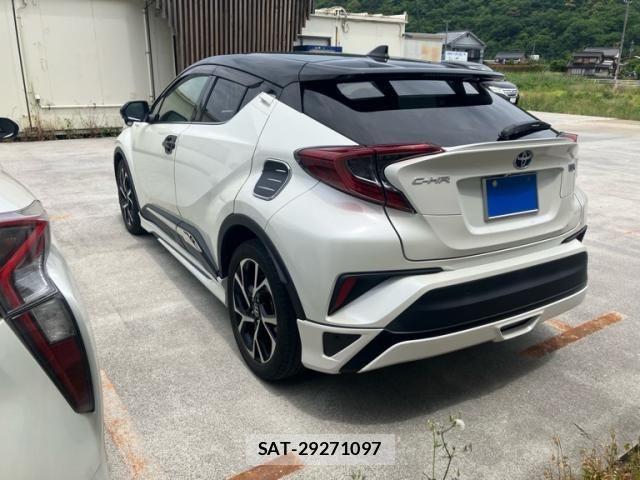 Toyota C-HR 2019-02 8883408-8