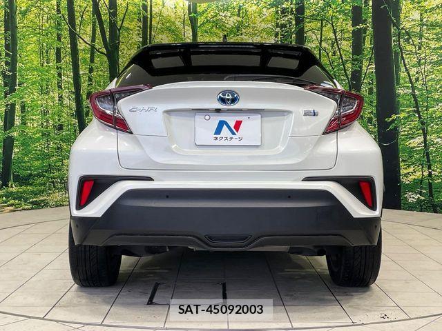 Toyota C-HR 2018-08 8883406-14