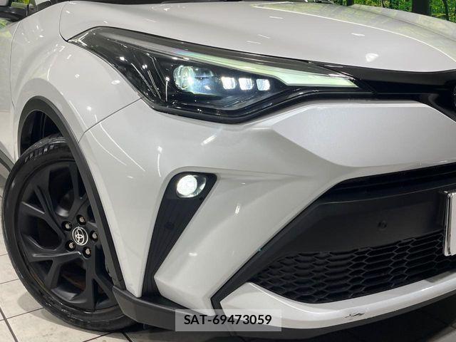 Toyota C-HR 2021-10 8883404-11