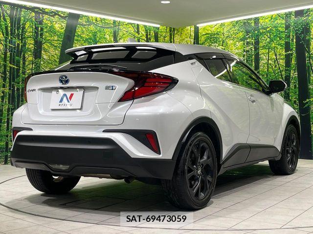 Toyota C-HR 2021-10 8883404-16