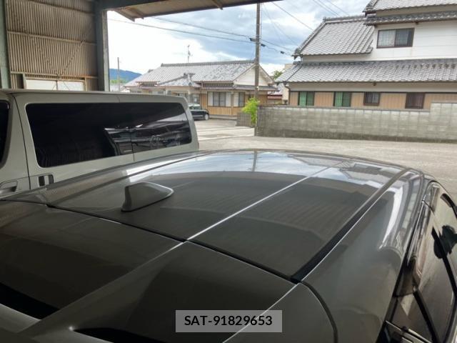 Toyota C-HR 2017-08 8883410-10