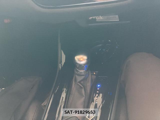 Toyota C-HR 2017-08 8883410-19