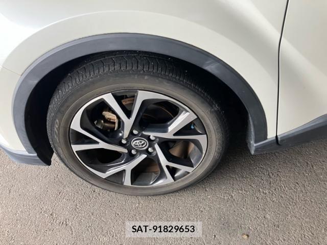 Toyota C-HR 2017-08 8883410-8