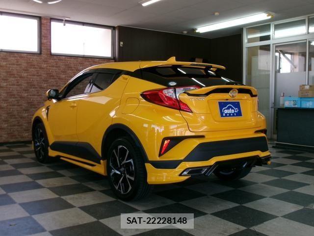 Toyota C-HR 2017-01 1188939-1
