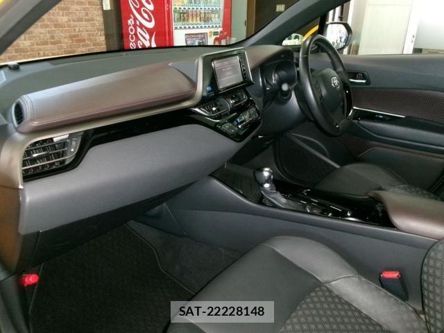 Toyota C-HR 2017-01 1188939-5