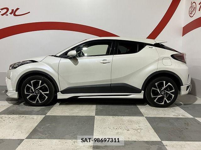 Toyota C-HR 2017-04 3713646-3