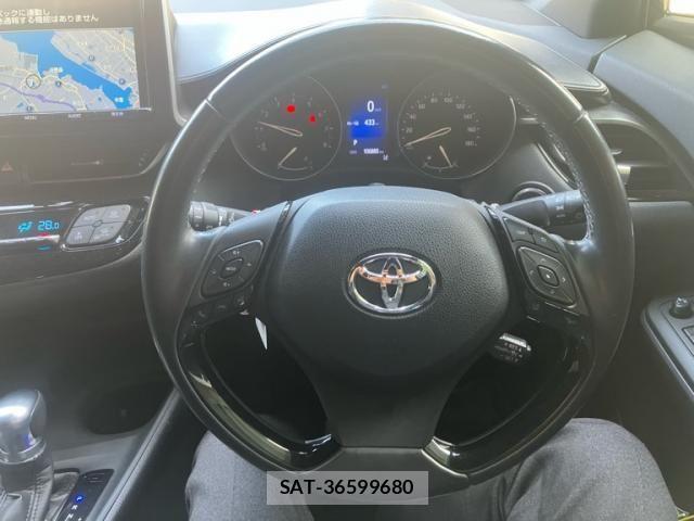 Toyota C-HR 2017-09 6611031-15