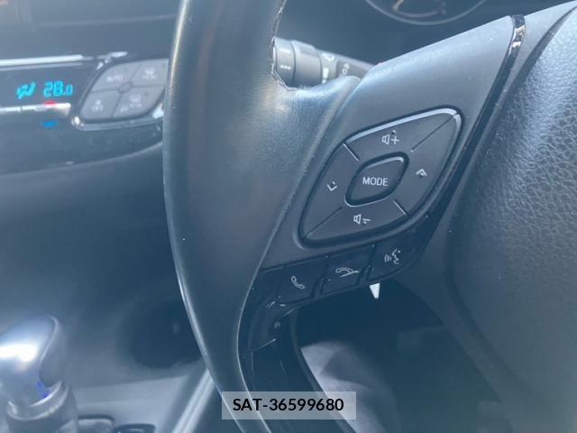 Toyota C-HR 2017-09 6611031-17