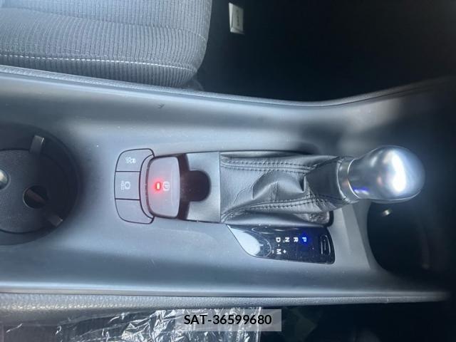 Toyota C-HR 2017-09 6611031-22
