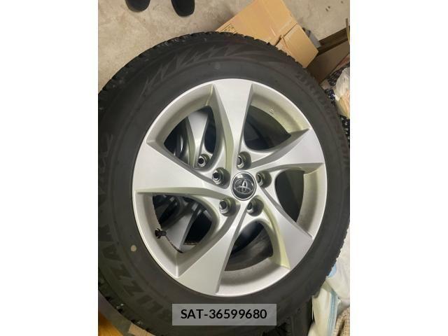 Toyota C-HR 2017-09 6611031-23