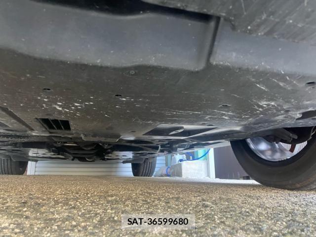 Toyota C-HR 2017-09 6611031-3