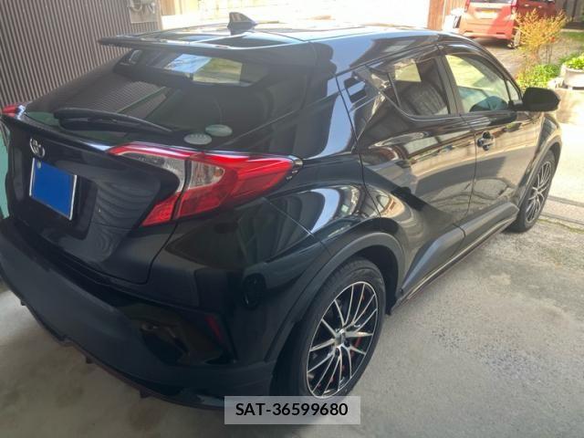 Toyota C-HR 2017-09 6611031-6