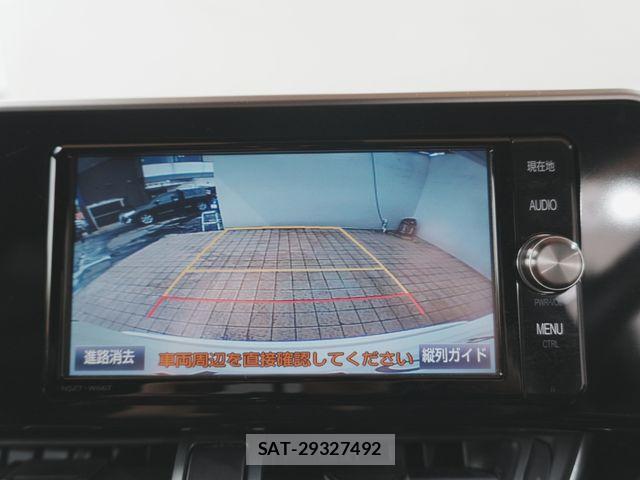 Toyota C-HR 2017-06 6641347-15