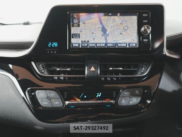 Toyota C-HR 2017-06 6641347-16