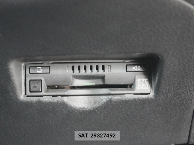 Toyota C-HR 2017-06 6641347-18
