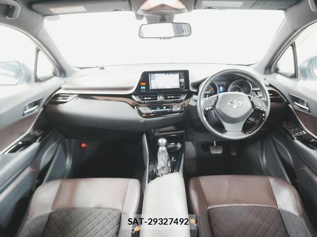 Toyota C-HR 2017-06 6641347-1