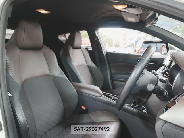 Toyota C-HR 2017-06 6641347-19