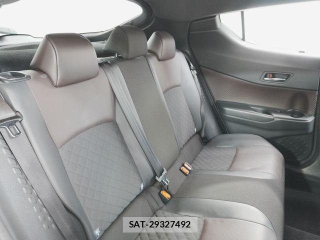 Toyota C-HR 2017-06 6641347-23