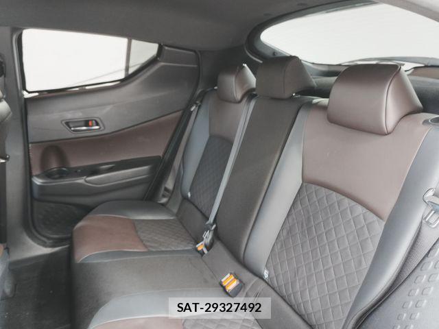 Toyota C-HR 2017-06 6641347-24