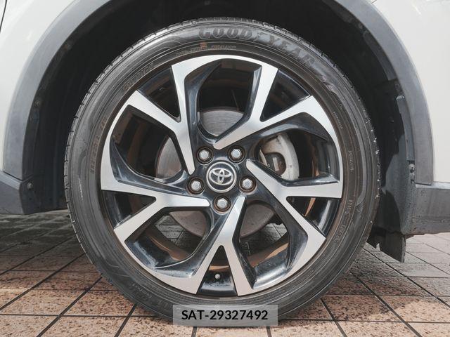 Toyota C-HR 2017-06 6641347-27