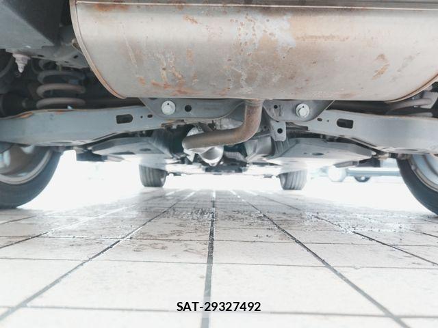 Toyota C-HR 2017-06 6641347-29