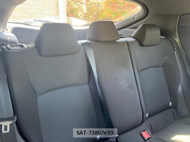 Toyota C-HR 2018-02 6903226-13