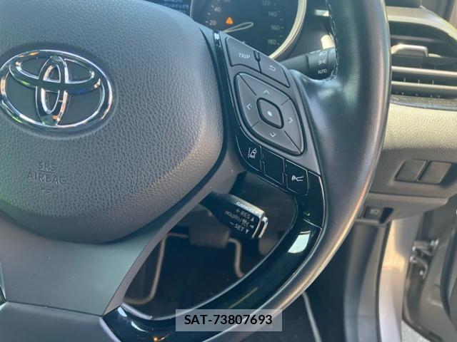 Toyota C-HR 2018-02 6903226-15