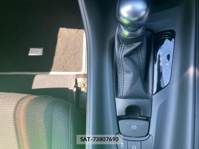 Toyota C-HR 2018-02 6903226-20