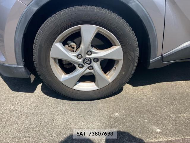 Toyota C-HR 2018-02 6903226-6