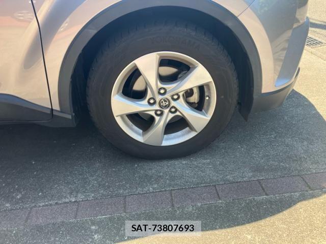 Toyota C-HR 2018-02 6903226-7