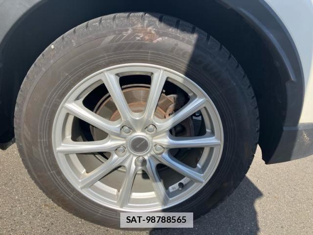 Toyota C-HR 2018-03 6903230-9