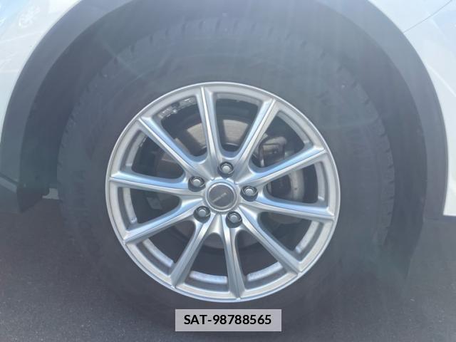 Toyota C-HR 2018-03 6903230-11