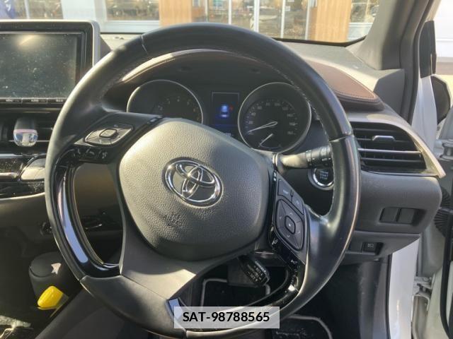 Toyota C-HR 2018-03 6903230-18