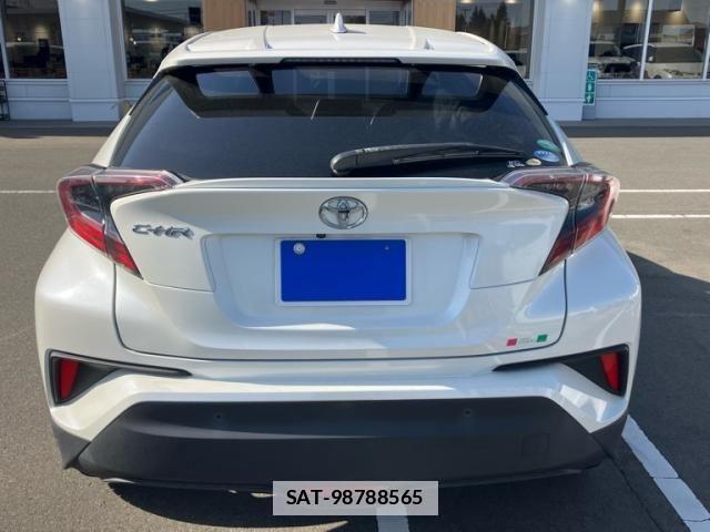 Toyota C-HR 2018-03 6903230-4