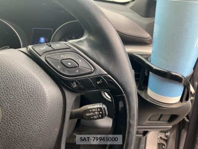 Toyota C-HR 2017-04 6992132-17