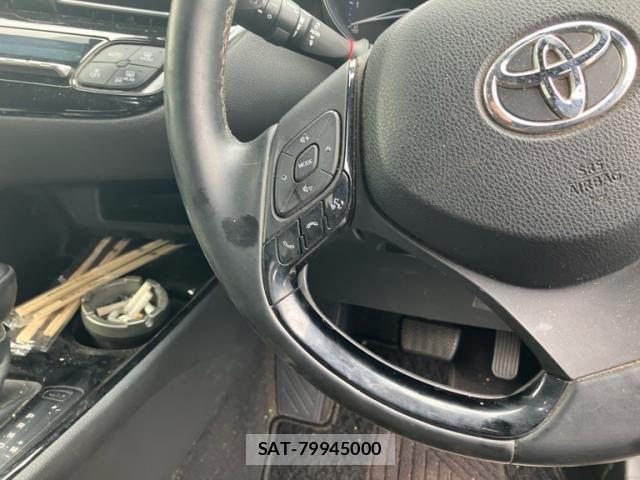 Toyota C-HR 2017-04 6992132-18
