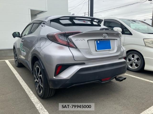 Toyota C-HR 2017-04 6992132-1