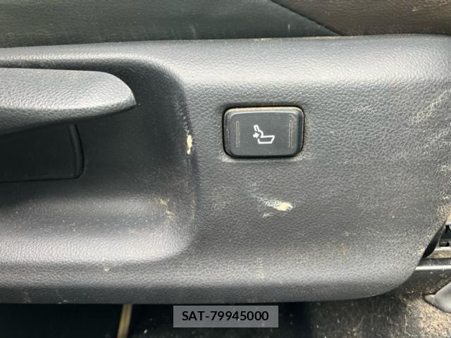 Toyota C-HR 2017-04 6992132-19