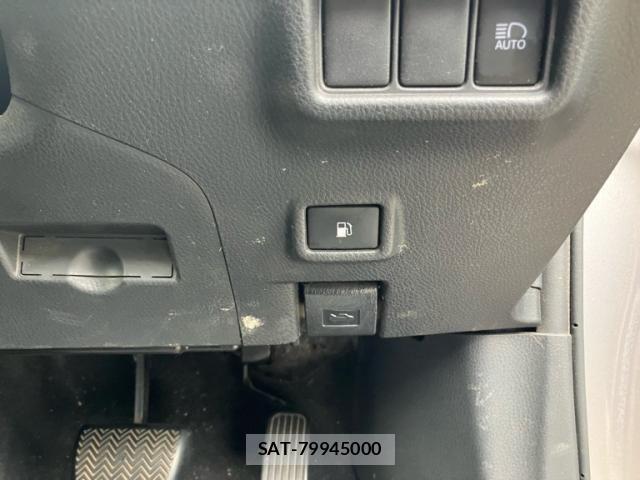 Toyota C-HR 2017-04 6992132-20