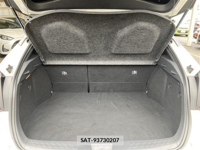 Toyota C-HR 2017-06 7057896-11